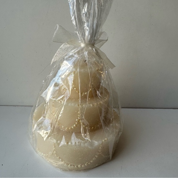 Scented Wedding Cake Candle 3-Tier Glitter Pearls New In Wrap 50hr - Picture 8 of 9